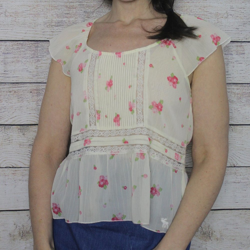 Abercrombie Floral Flowy Lace Top
